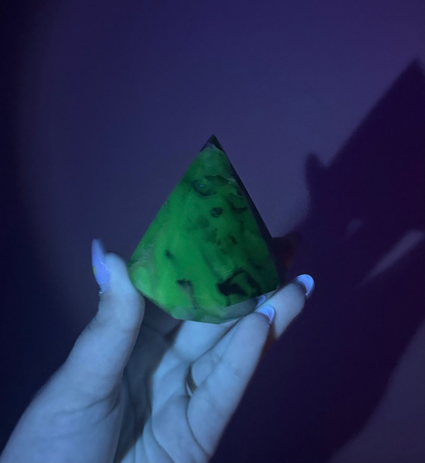 Volcano agate 3D diamond carving