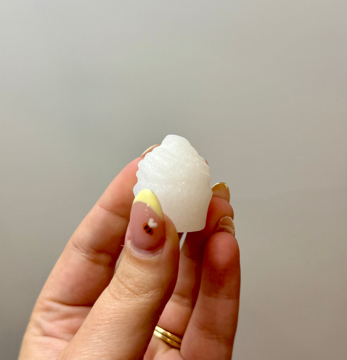 White jade cupcake carving