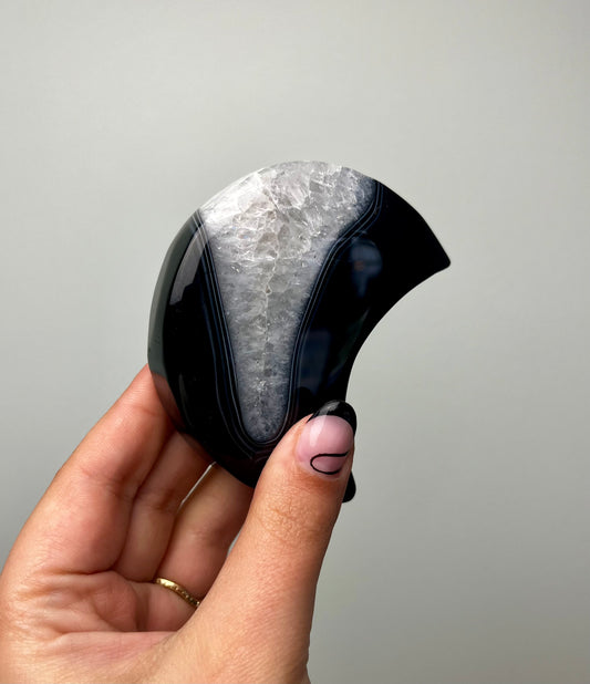 Black agate moon carving