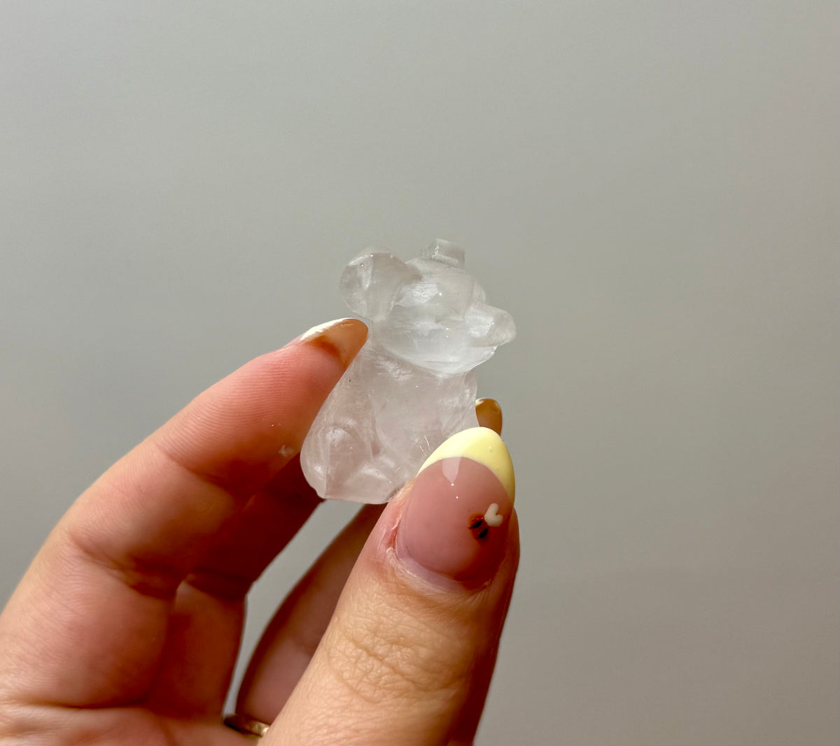 Quartz pig carvings