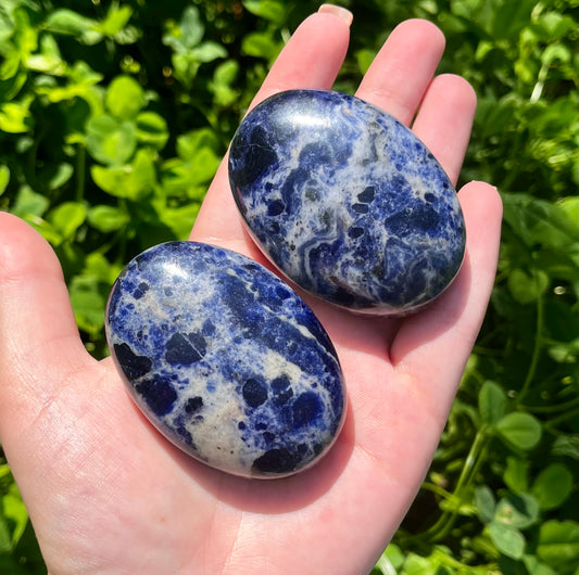 Sodalite palm stones