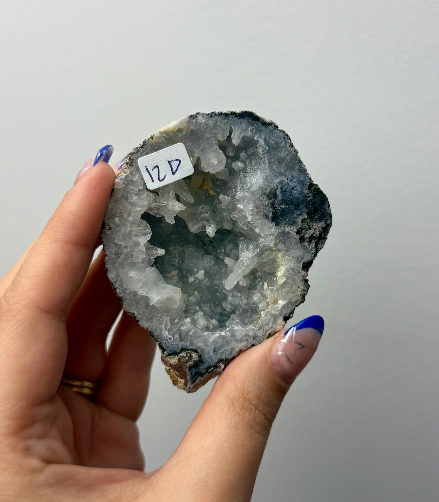 Quartz geode half D