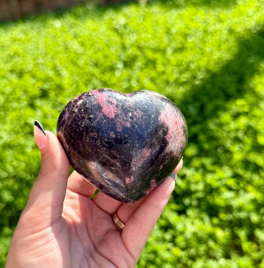 Rhodonite heart carving