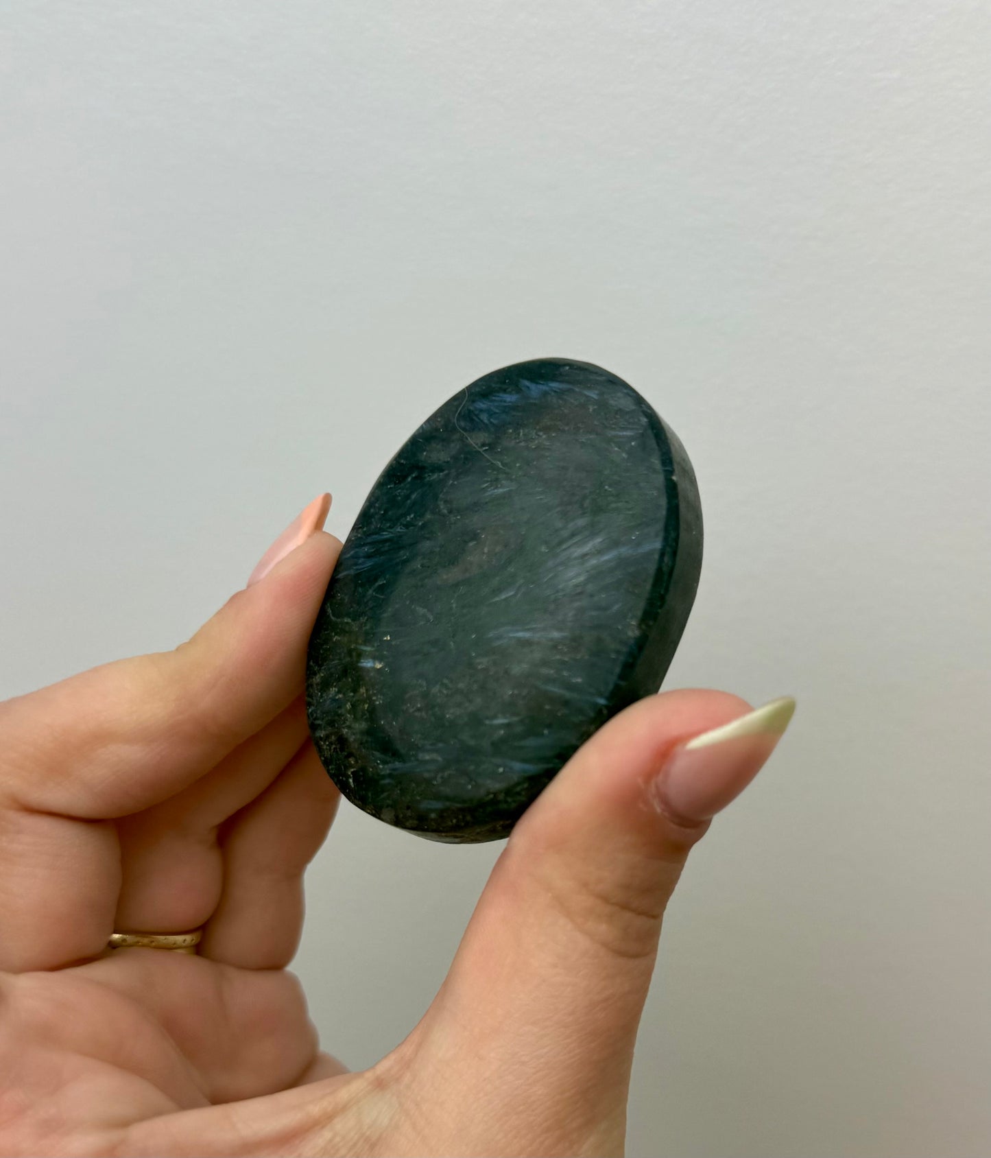 Arfvedsonite/Firework stone palmstones
