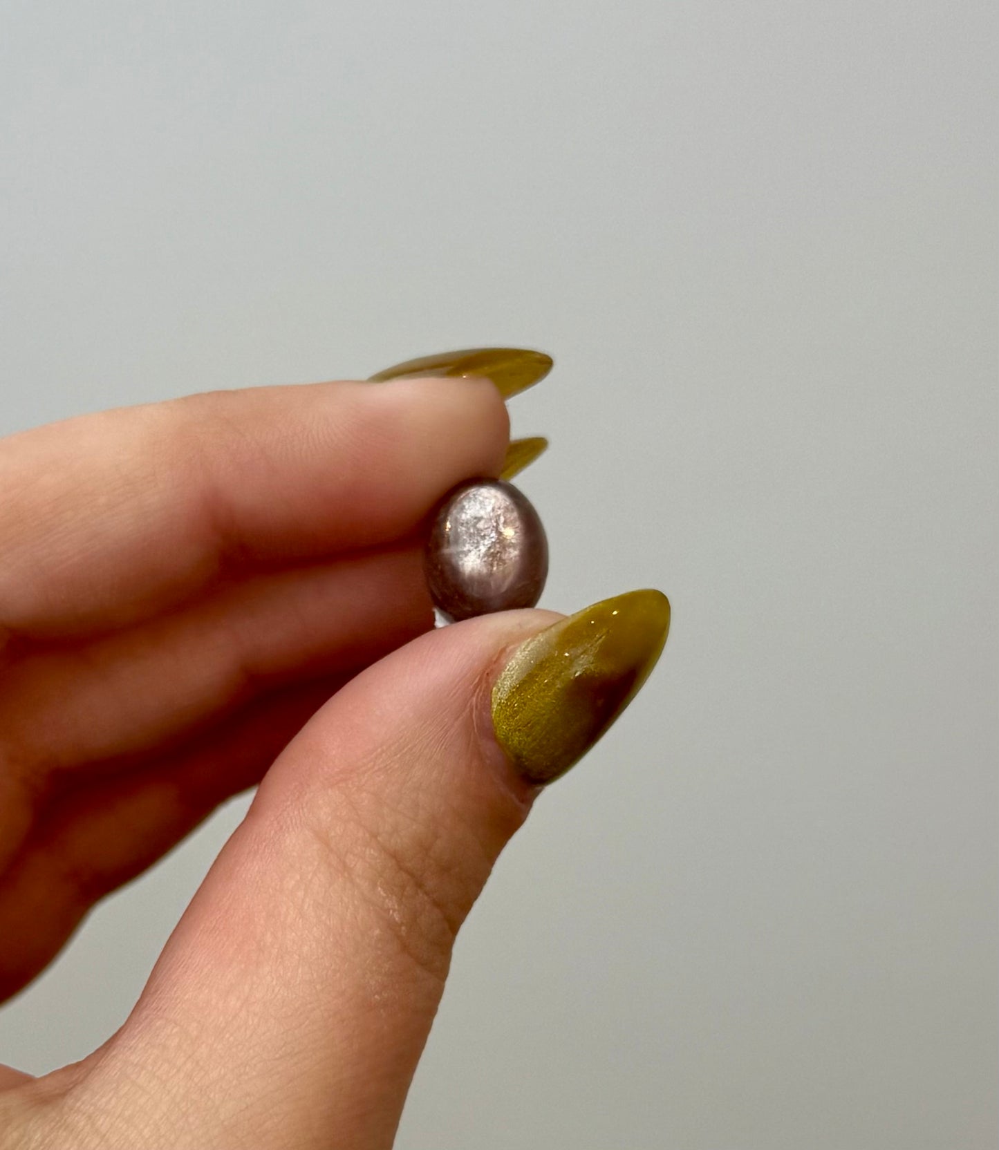 Gem lepidolite/purple mica cabochon carving ￼