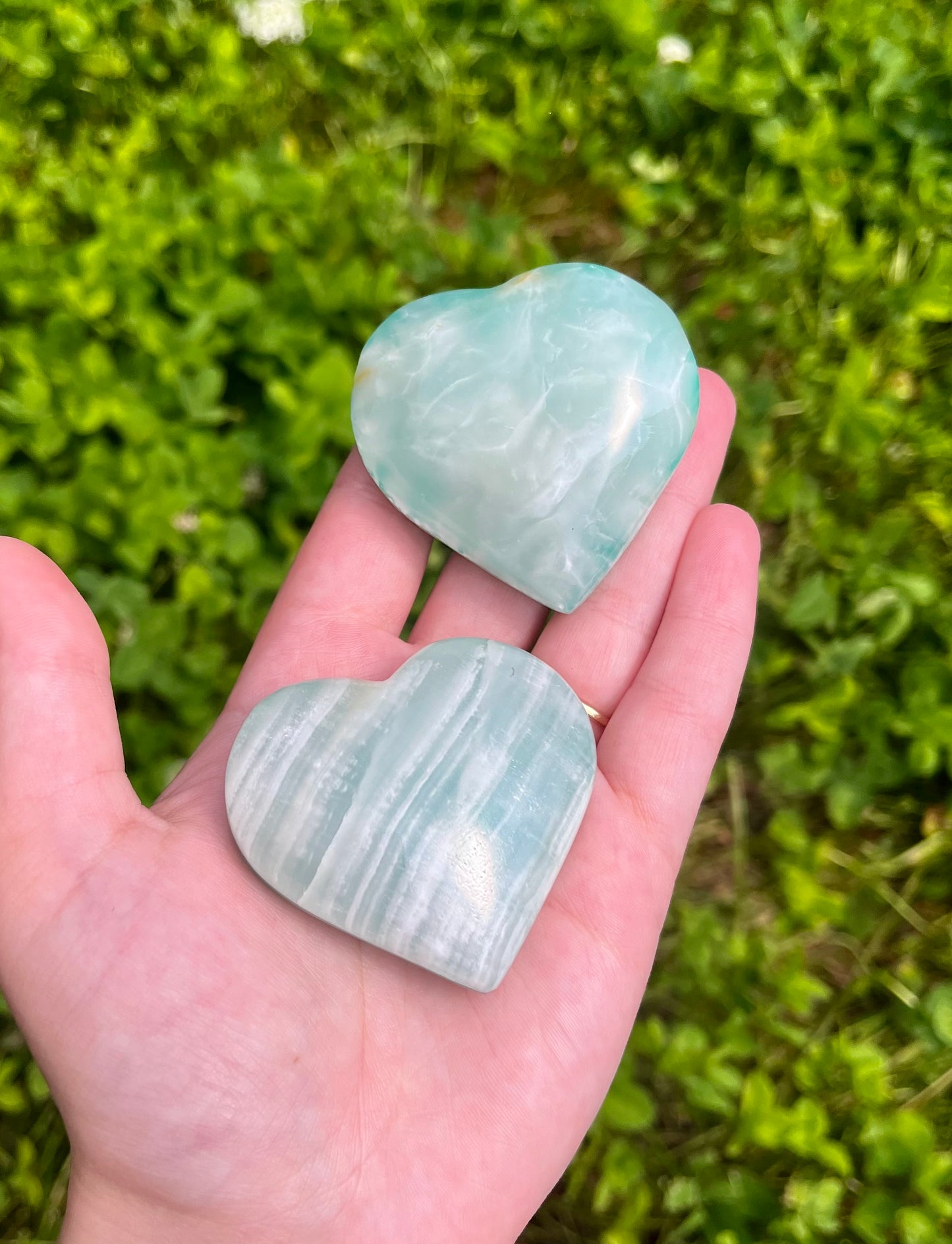 Dyed onyx heart carvings