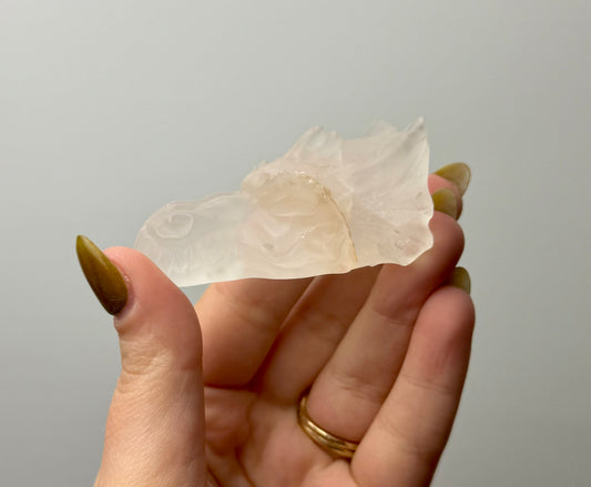 Quartz dragon head carving