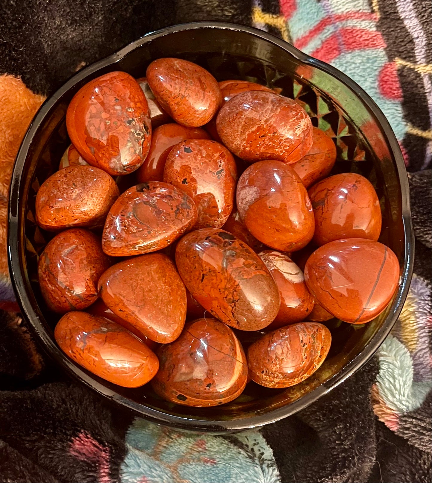 Red jasper tumbles