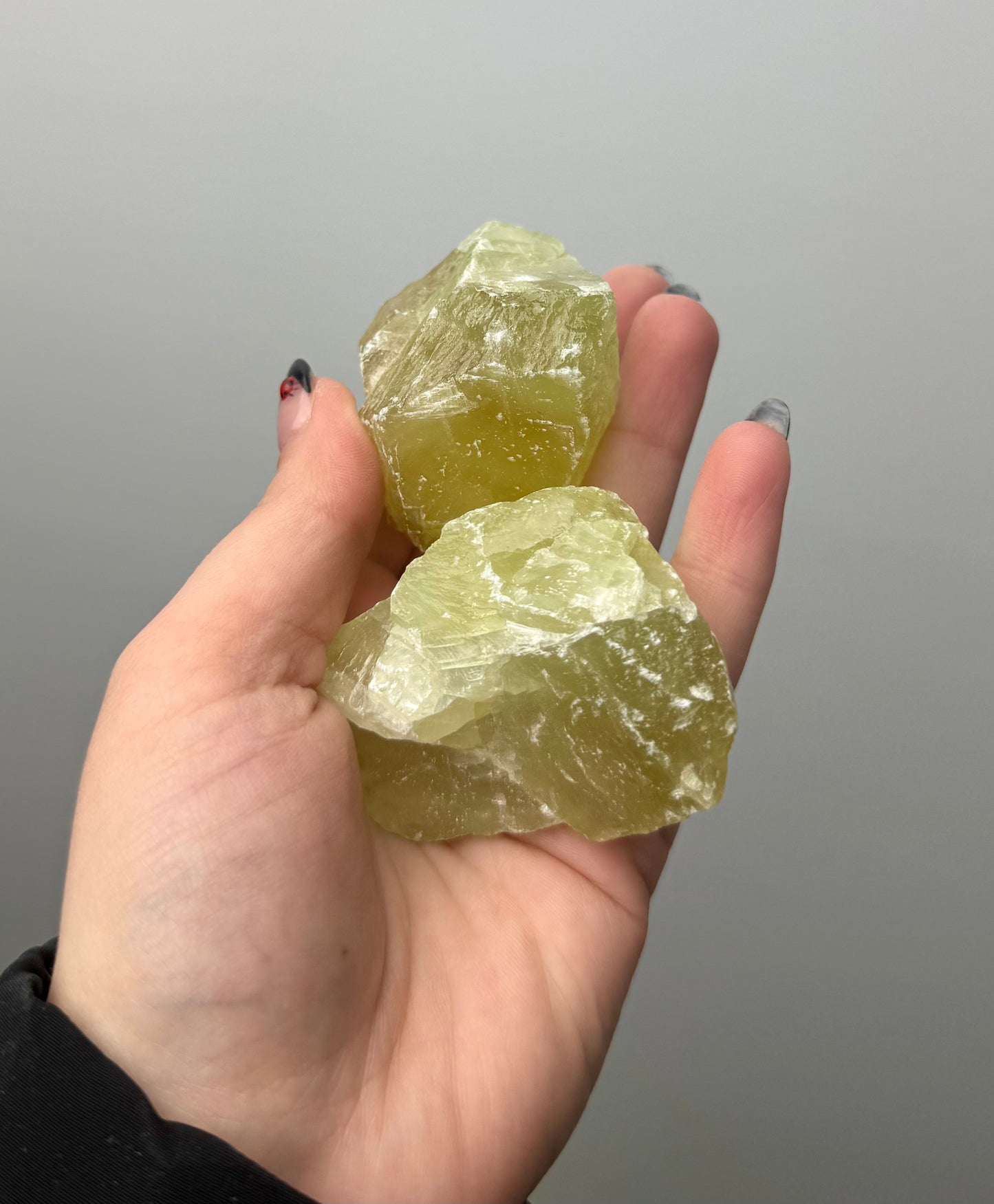 Green calcite raw chunks