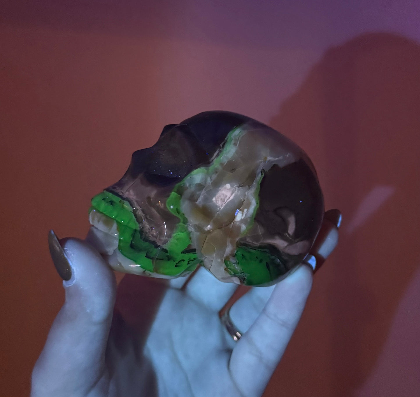 Volcano agate skull carving