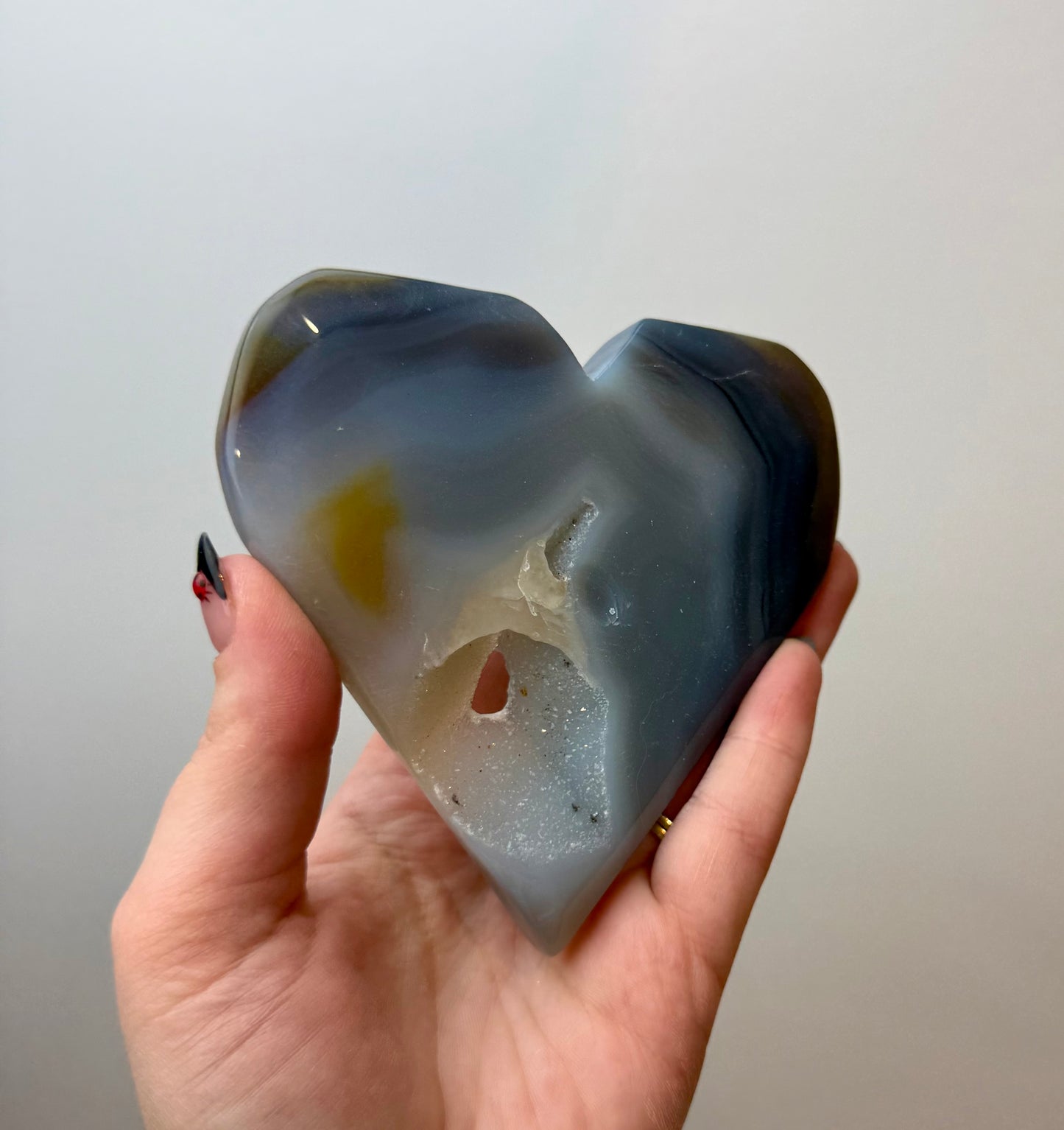 Druzy agate heart carving