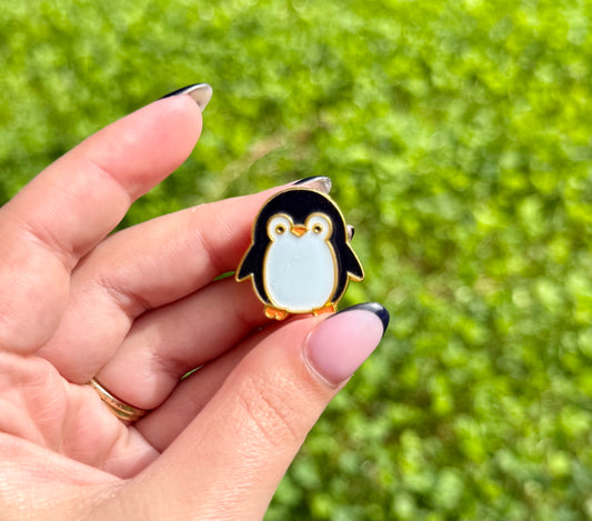 Penguin enamel pin