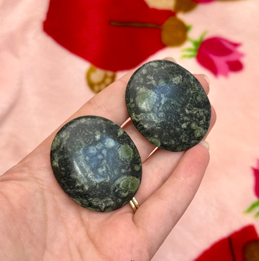 Kambaba jasper flat stones