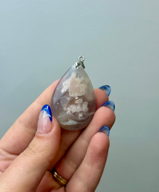 Flower agate pendant