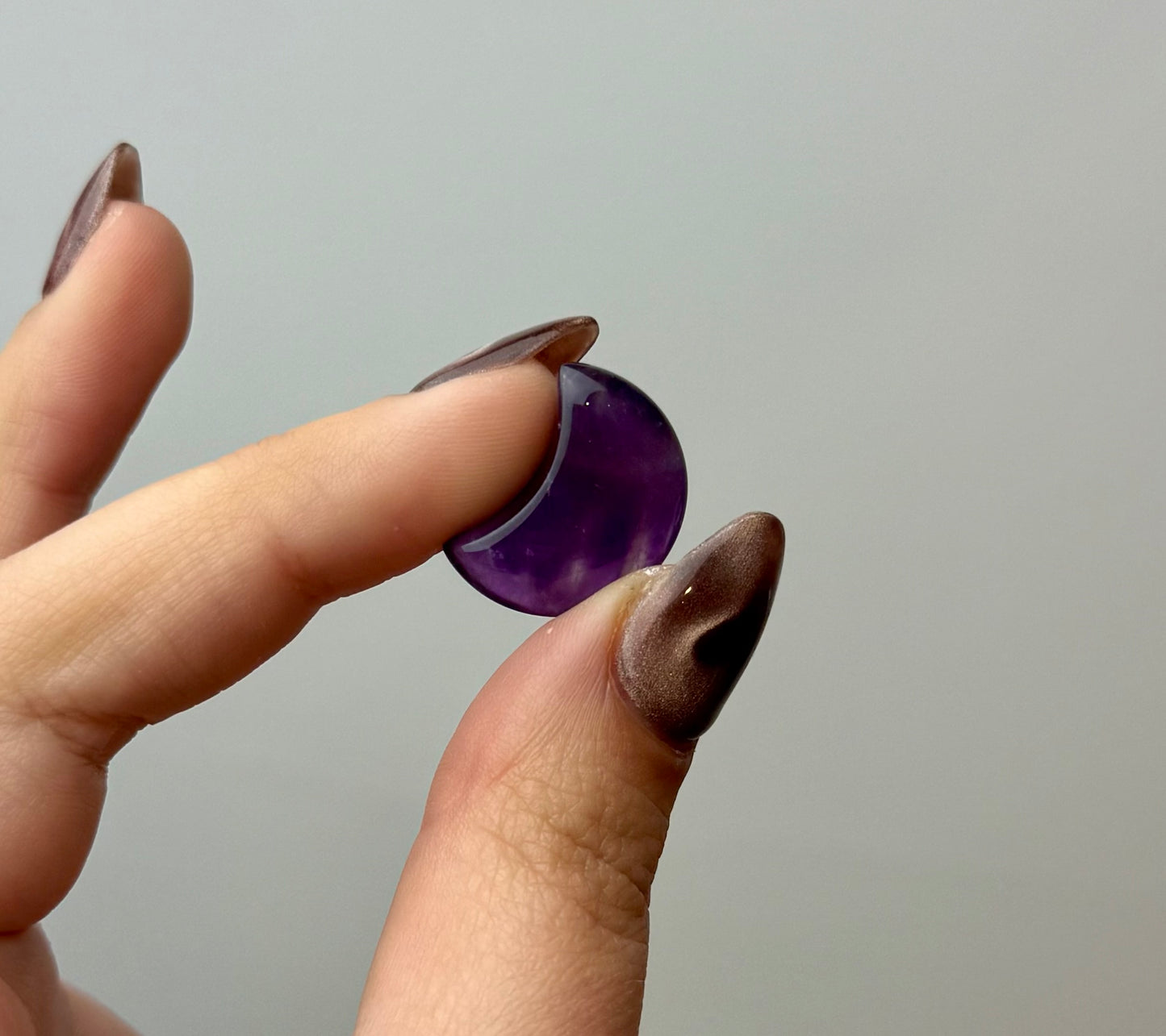Amethyst mini moon carving