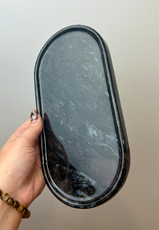 Arfvedsonite/firework stone tray