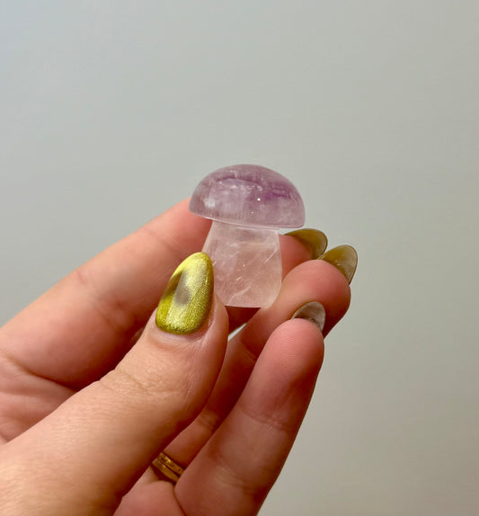 Fluorite mushroom carving