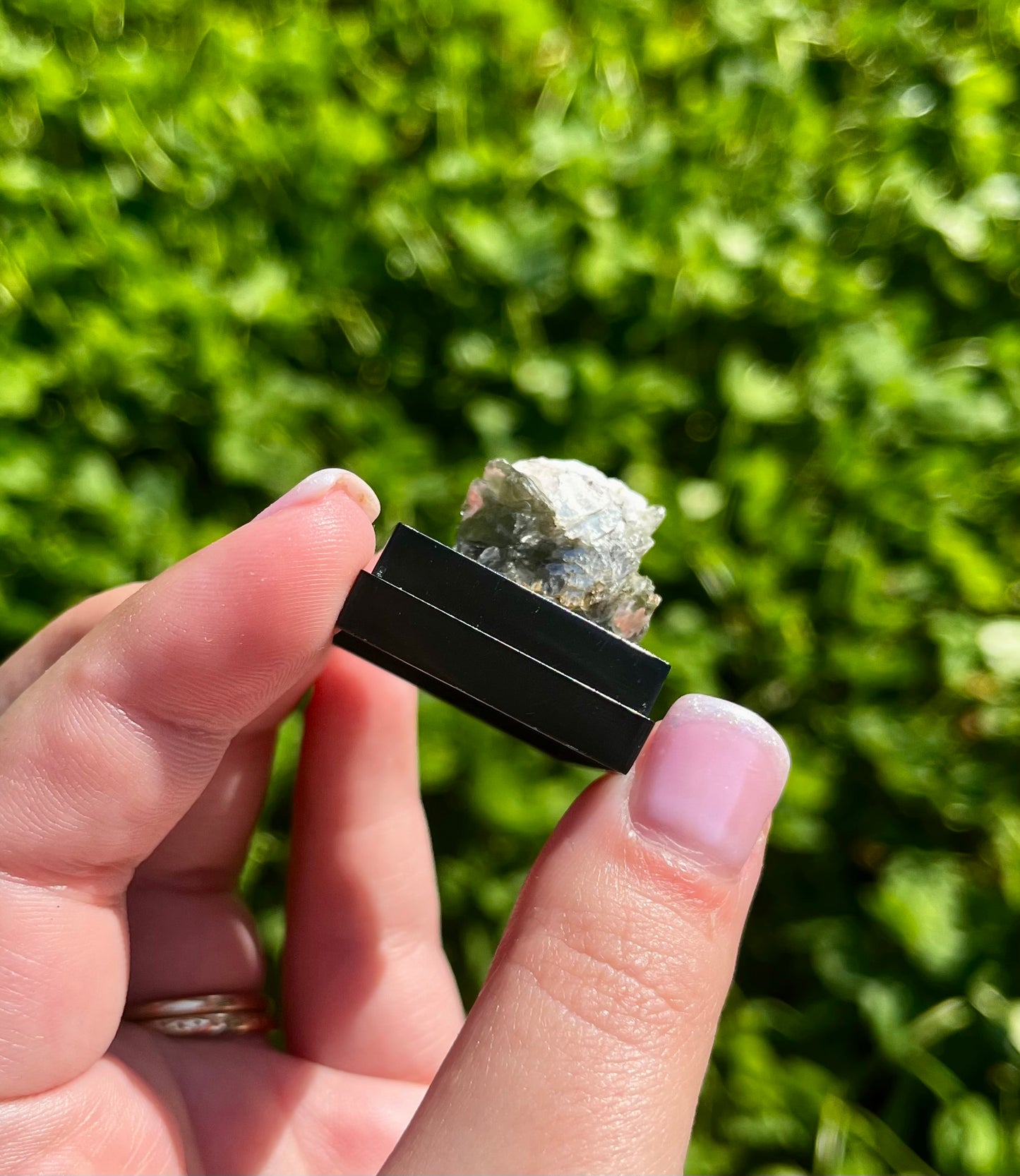 Green mica thumbnail specimen