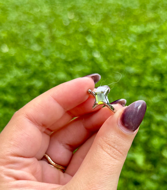 Peridot star ring