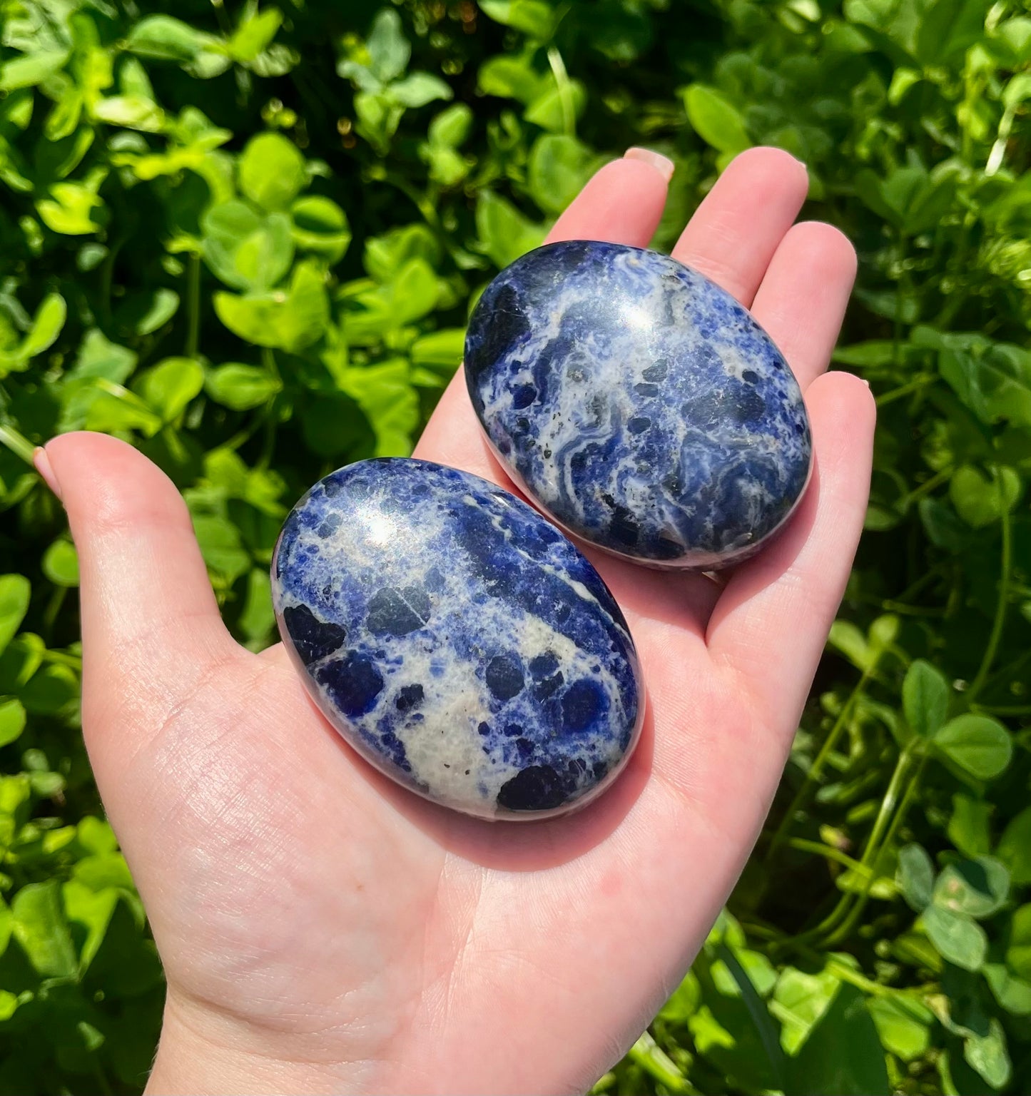 Sodalite palm stones