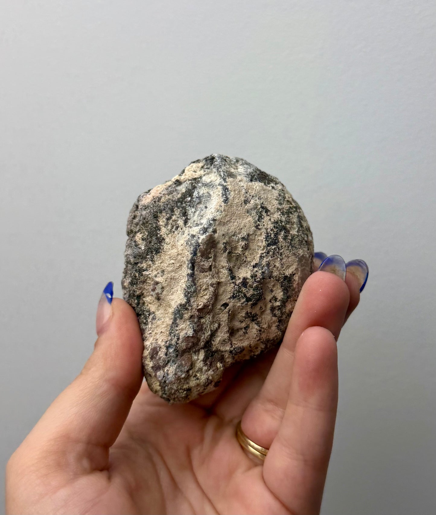 Quartz geode half D