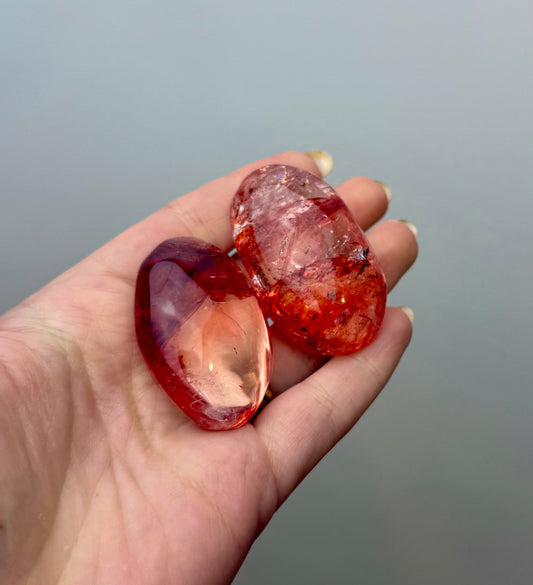 Dyed Quartz palm stones