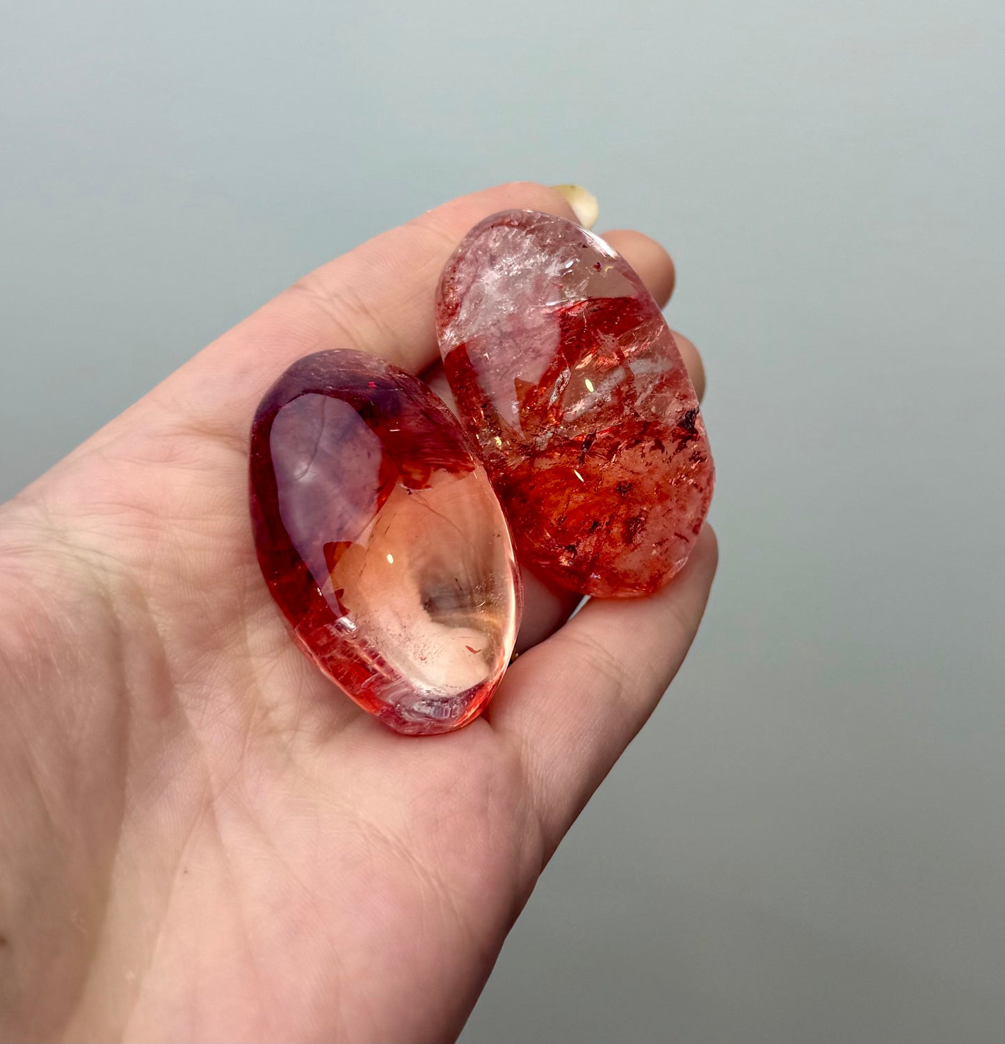 Dyed Quartz palm stones