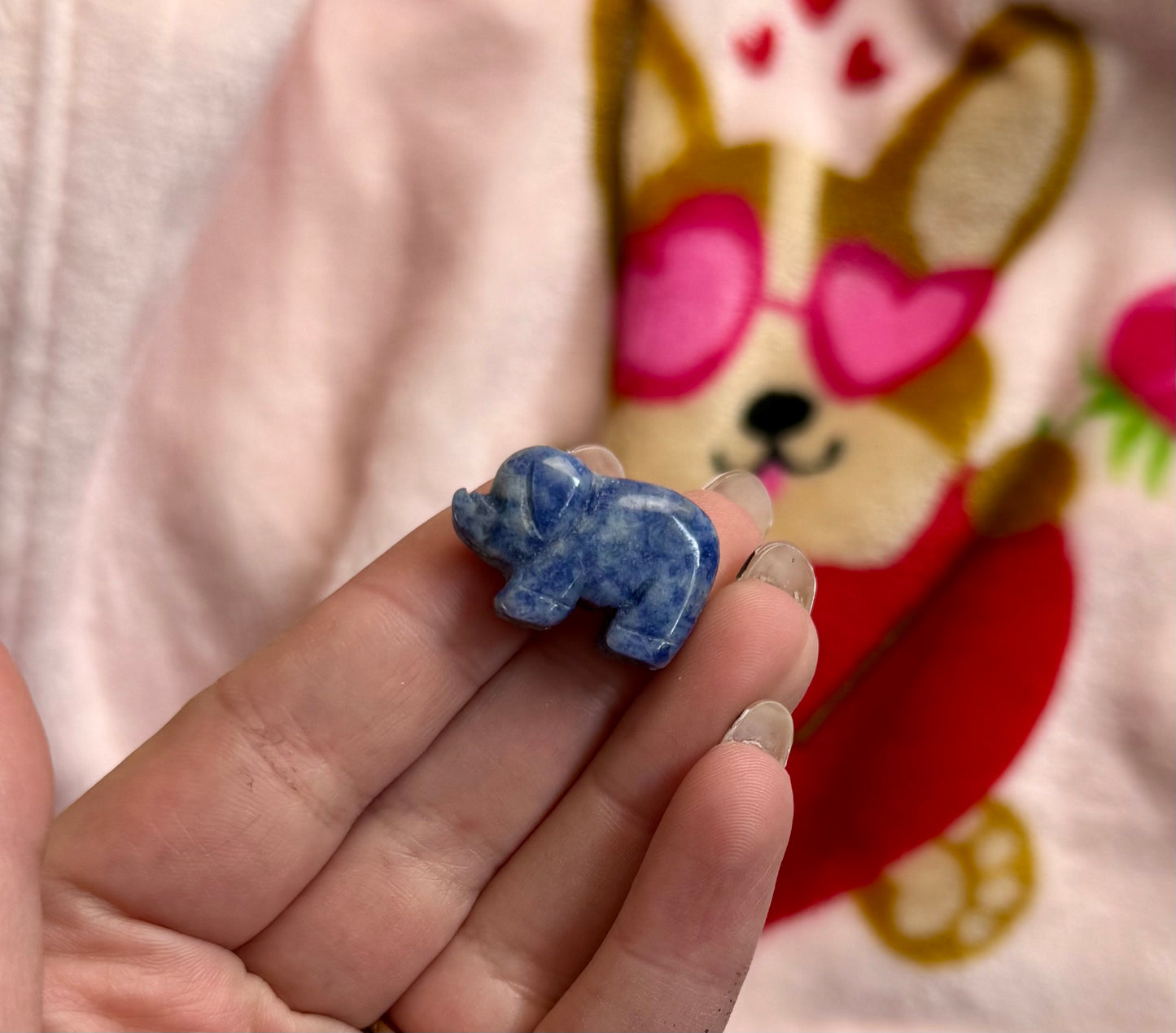Sodalite pig carving