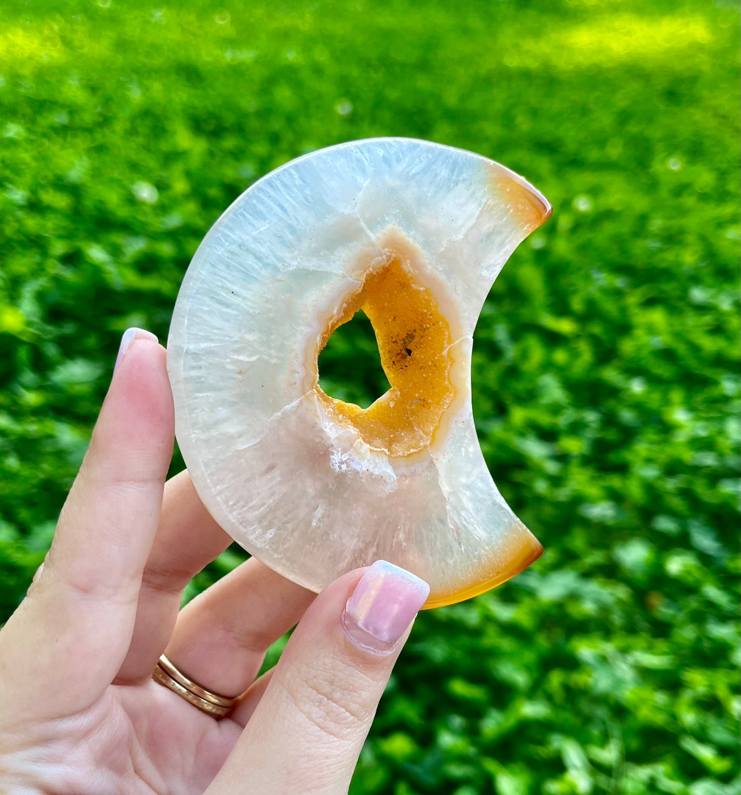 Druzy agate moon carving