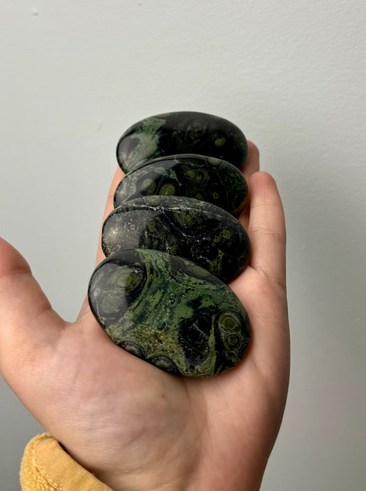 Kambaba jasper palm stones