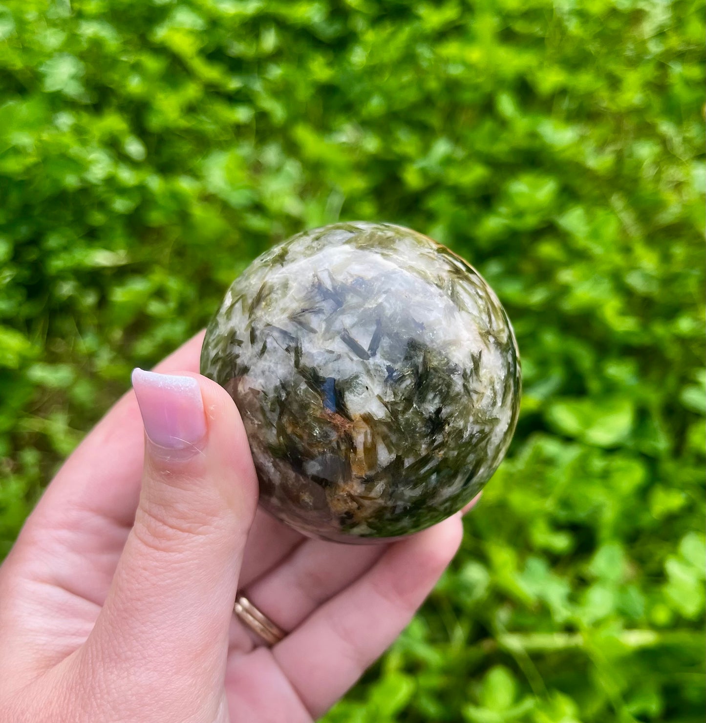 Green mica sphere