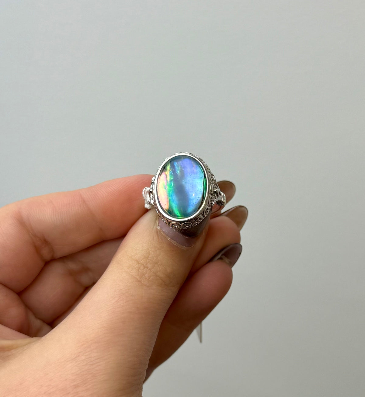 Abalone shell adjustable ring ￼