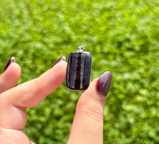 Hypersthene pendant