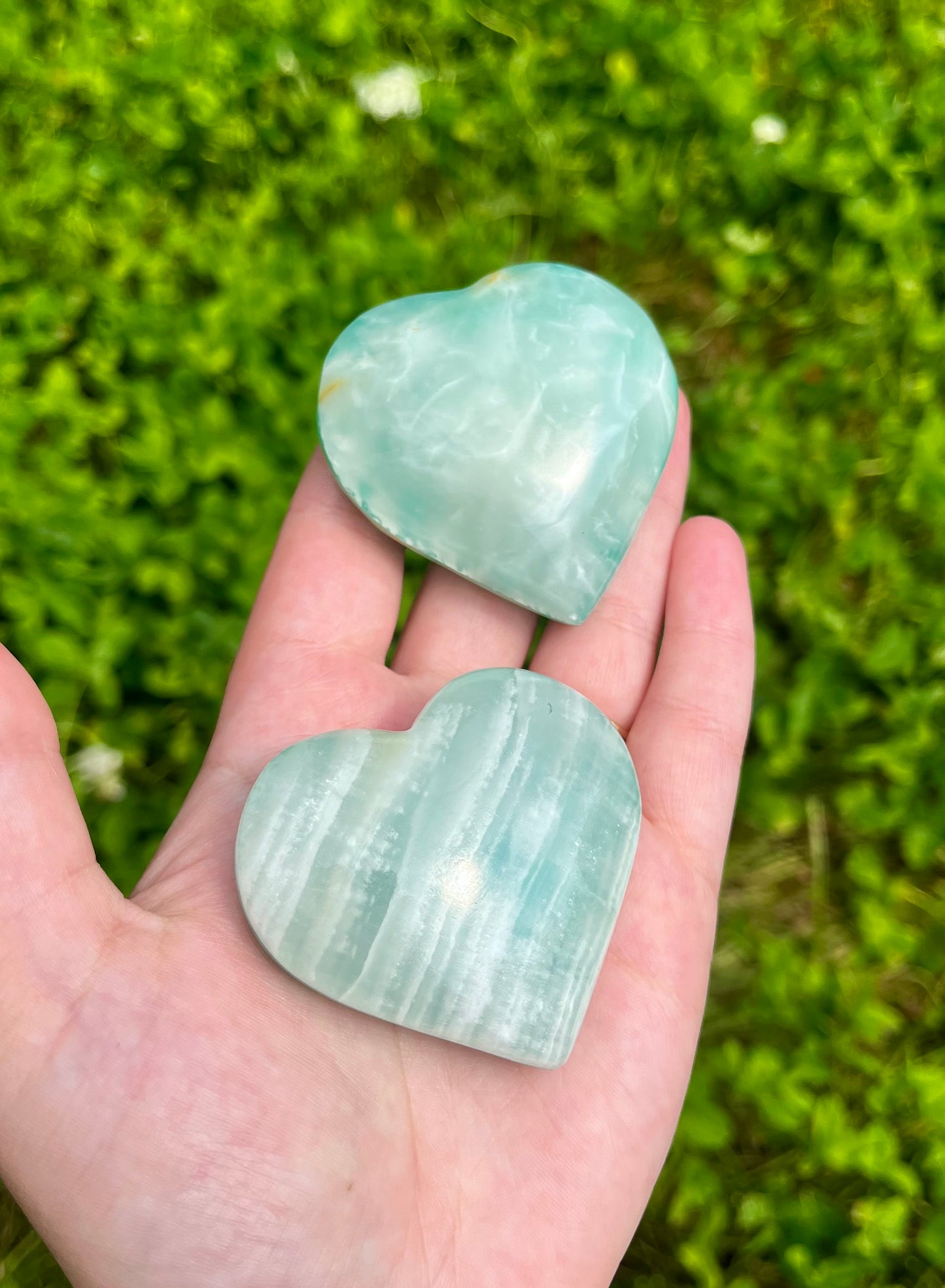 Dyed onyx heart carvings