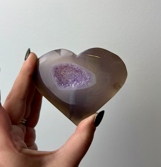 Amethyst agate heart carving