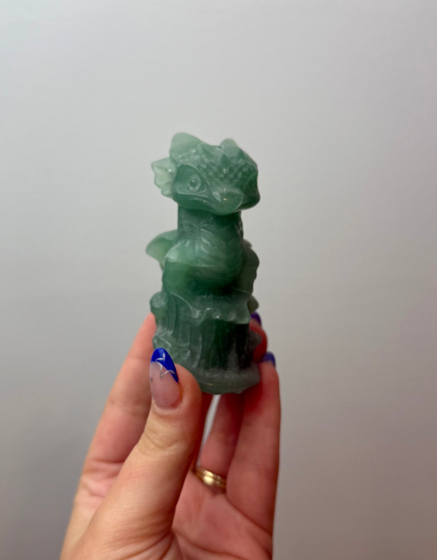 Green aventurine drsgon carving