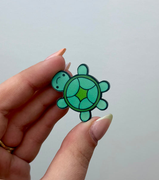 Green turtle pin