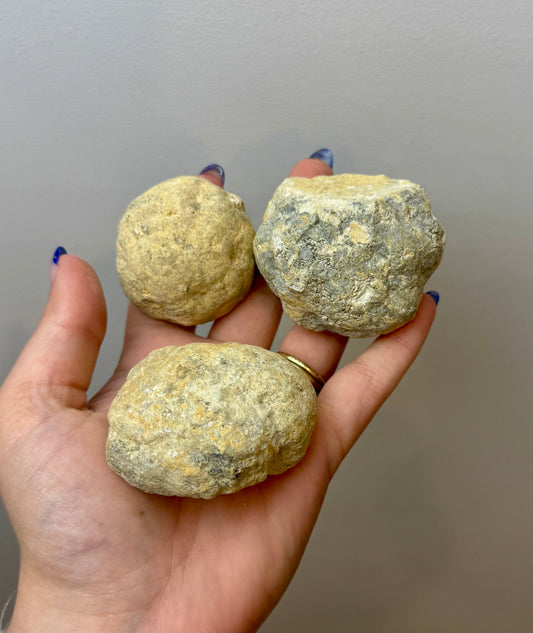 Quartz geodes break your own