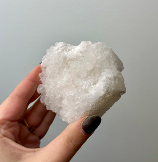 White quartz cluster