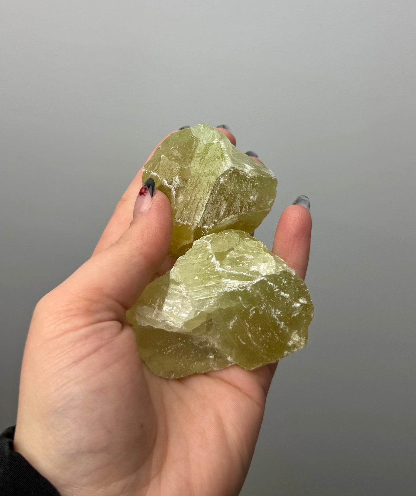Green calcite raw chunks