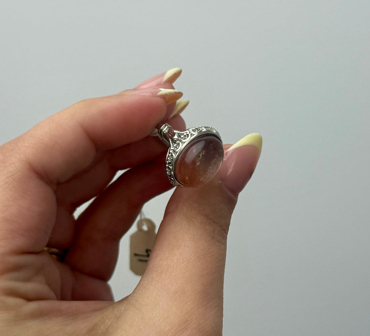 Dyed mica adjustable ring