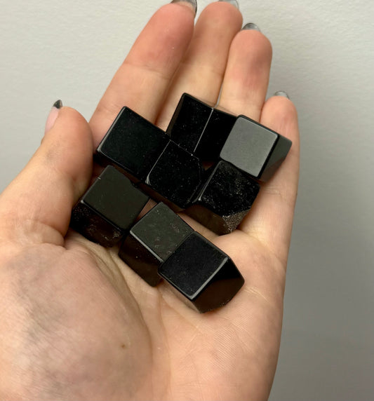 Obsidian cubes