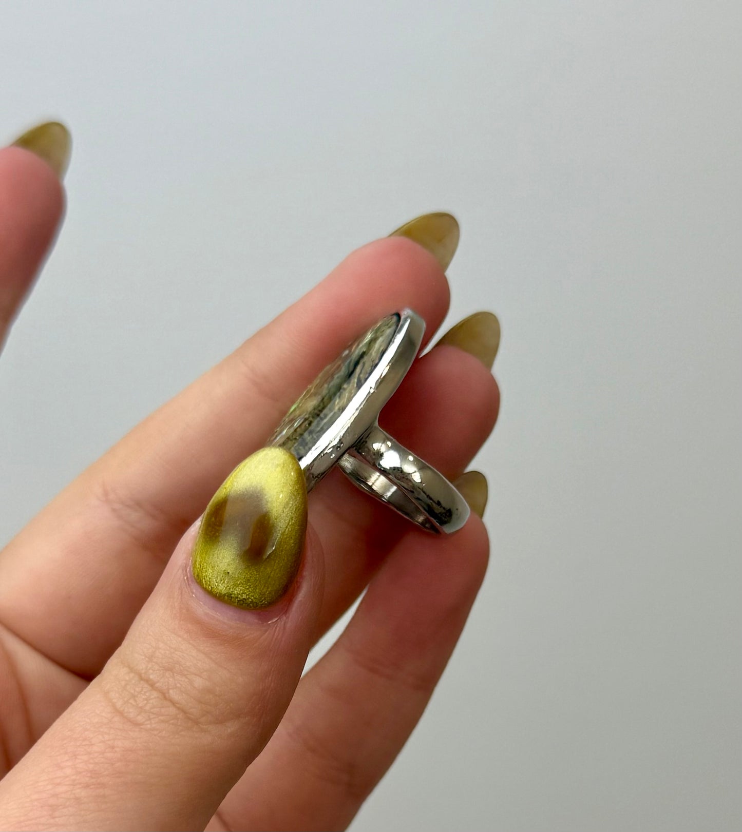 Abalone shell ring thrifted find ￼