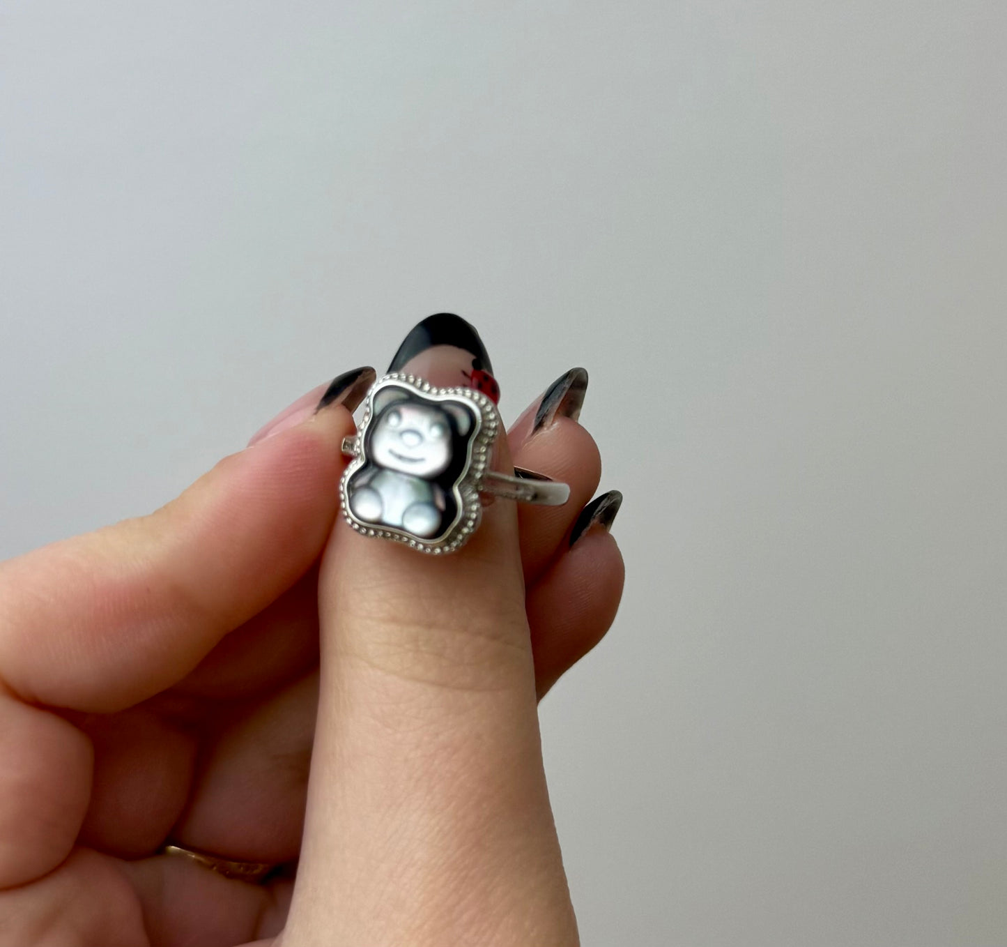 Abalone shell teddy bear adjustable ring ￼