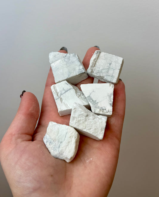 Howlite raw chunks