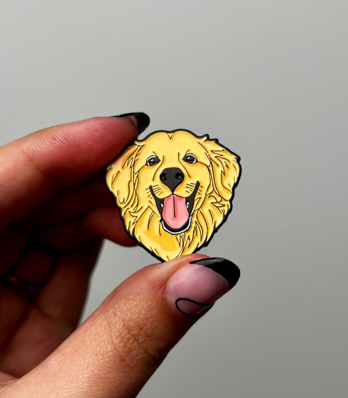 Golden retriever enamel pin