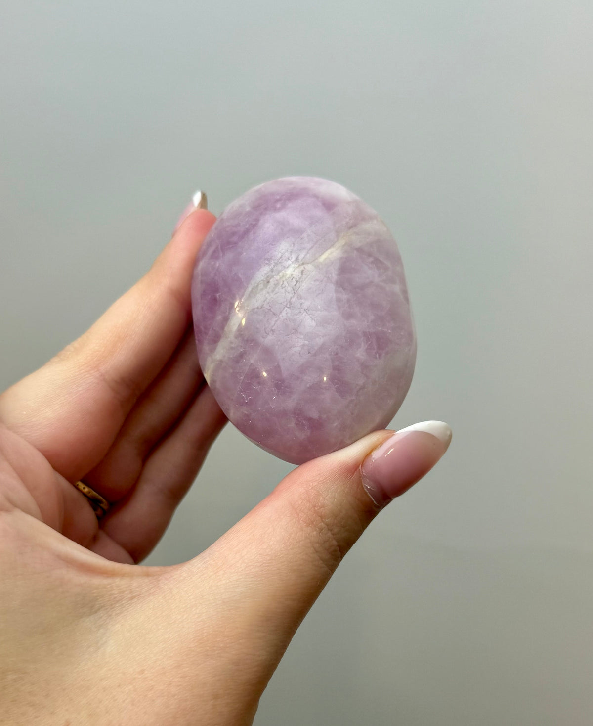 Kunzite palm stone