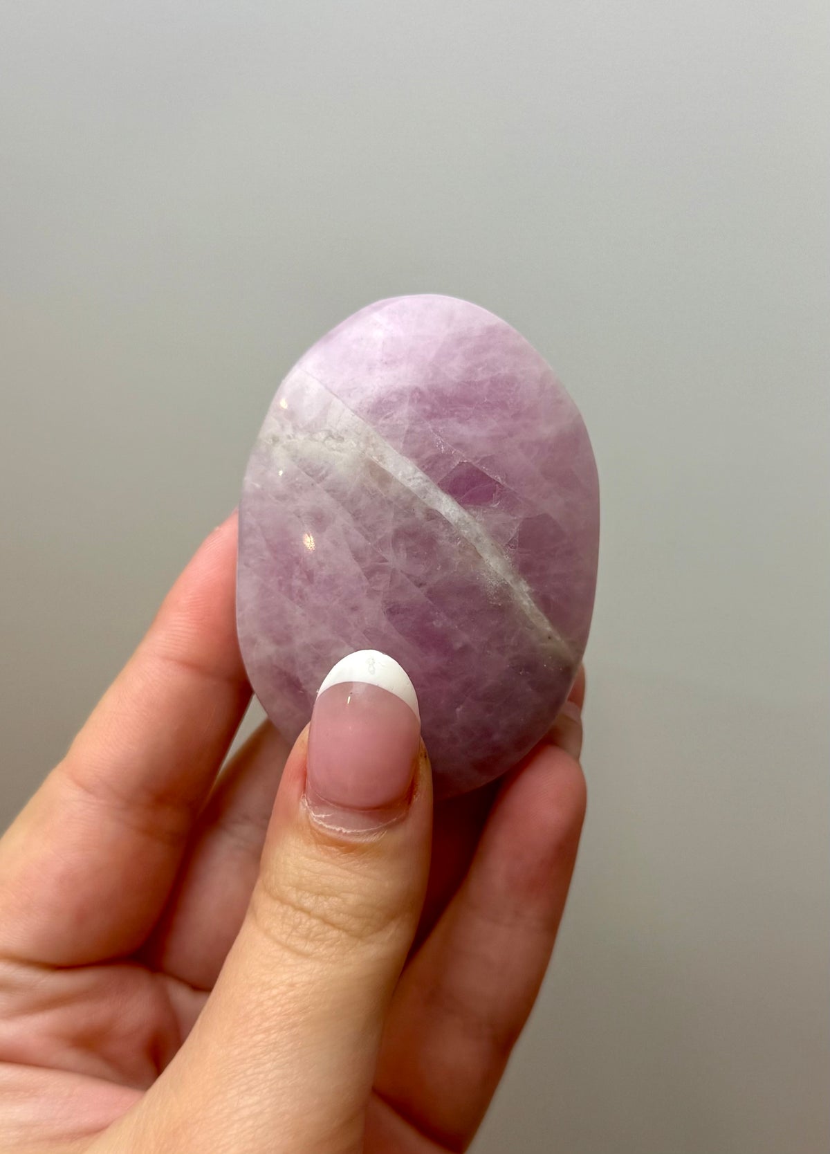 Kunzite palm stone