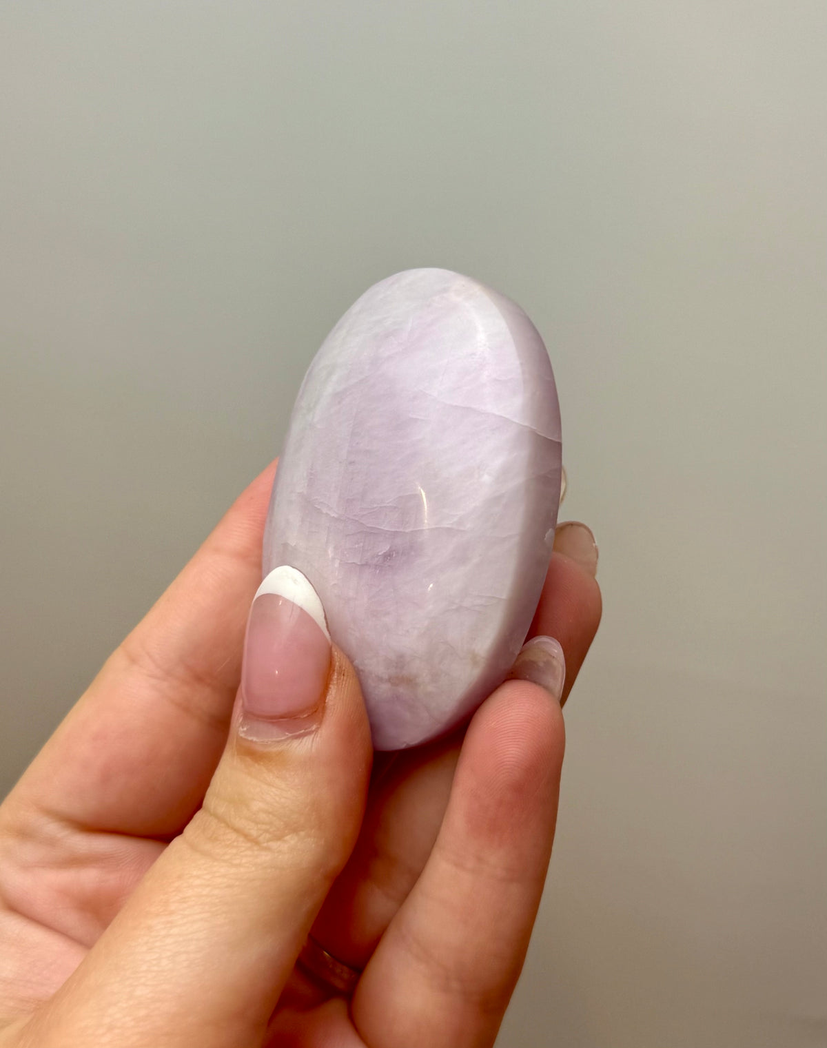 Kunzite palm stone