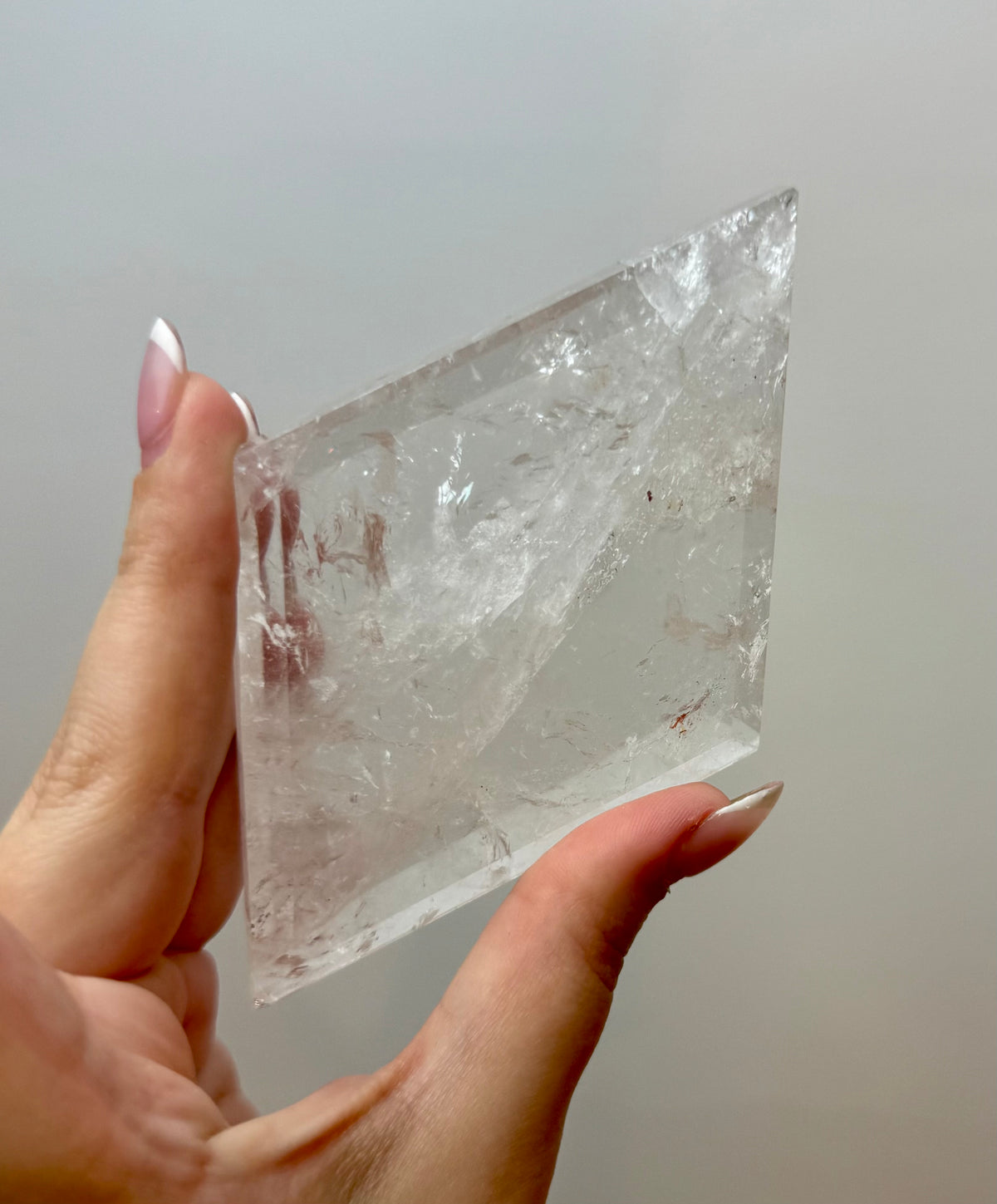 Clear quartz diamond carving on a stand 36C